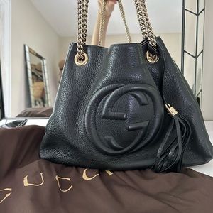 Medium Soho Chain Shoulder Bag